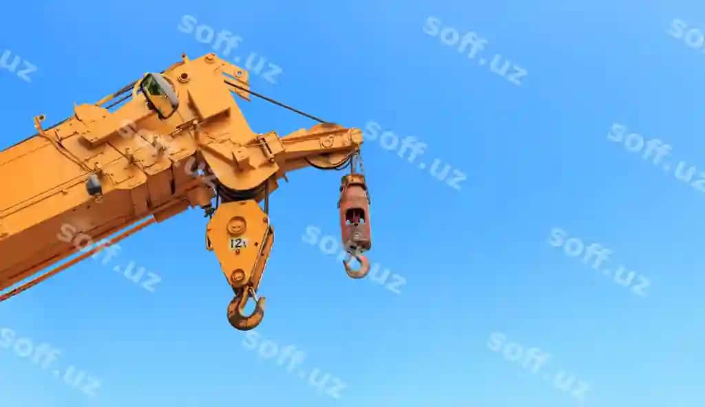 Yaxshi ko'rinish sariq yuk avtomobil krani orqa fonda ko'k osmon yorqinligi | Closeup yellow truck crane with blue sky background light
