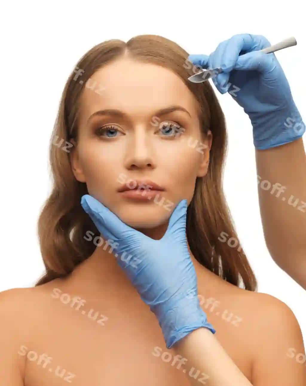 Rasm ayol yuz gozallik xizmati ko'rsatuvchi qo'llar bilan o'tkirgich | Picture woman face beautician hands with scalpel