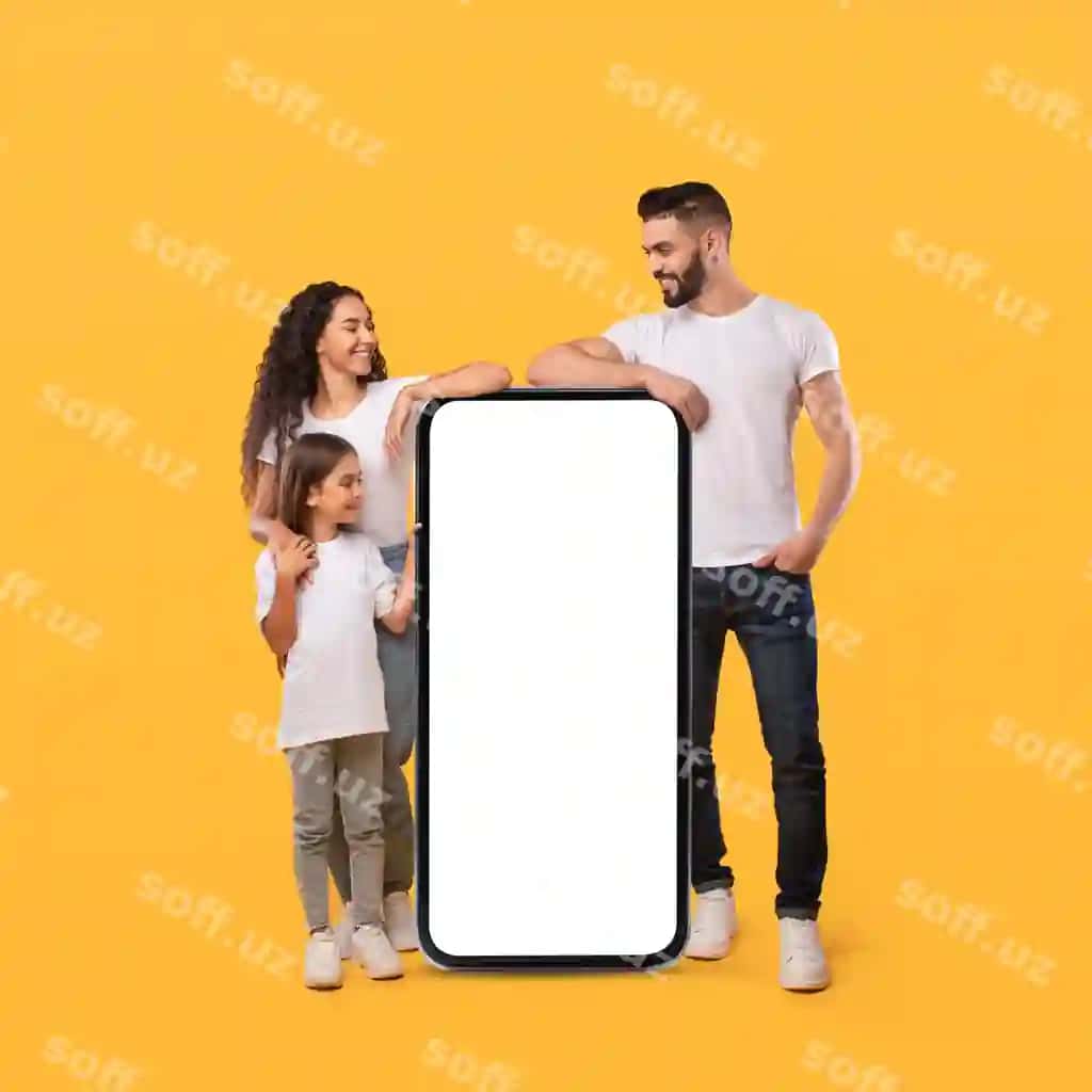 Markaziy Sharq oilasi sariq fonli katta akilliq telefon ekraniga yog'in | Middle eastern family leaning huge smartphone screen yellow background