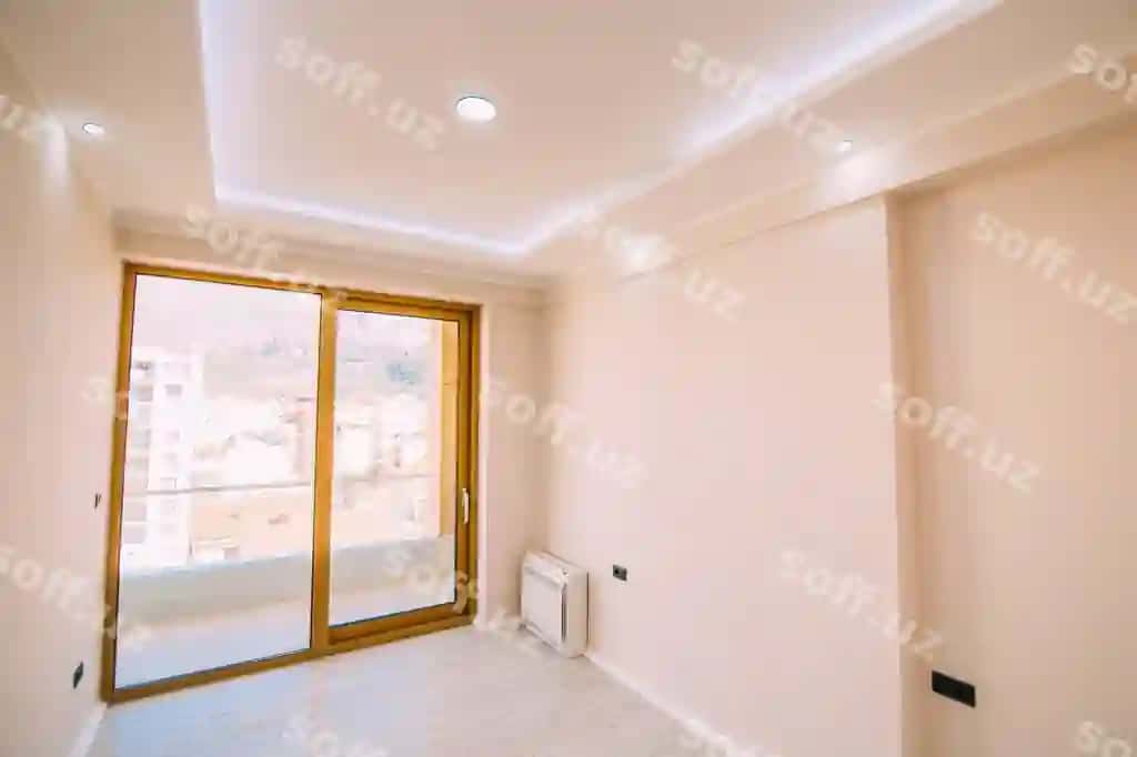 Mebellar yo'q bo'sh kvartira, u yaxshilangan. | Empty apartment with no furniture apartment is renovated
