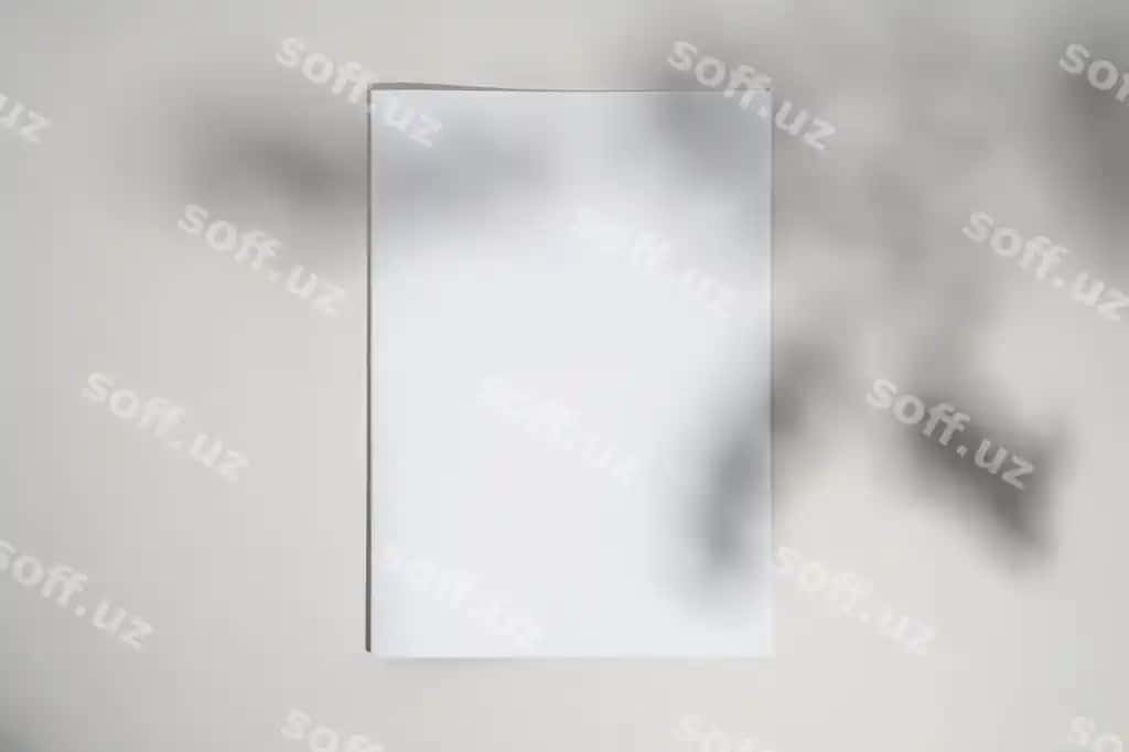 Bitta rangli jurnali namuna dizayni soya qatlami bilan | Monochrome magazine mock up design with shadow overlay