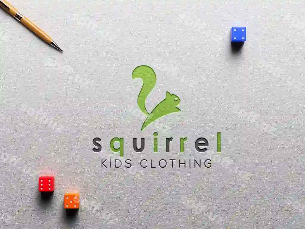 Zar shaklidagi ruchka bilan bezatilgan qog'oz logotipi maket | Debossed paper logo mockup with dices pen