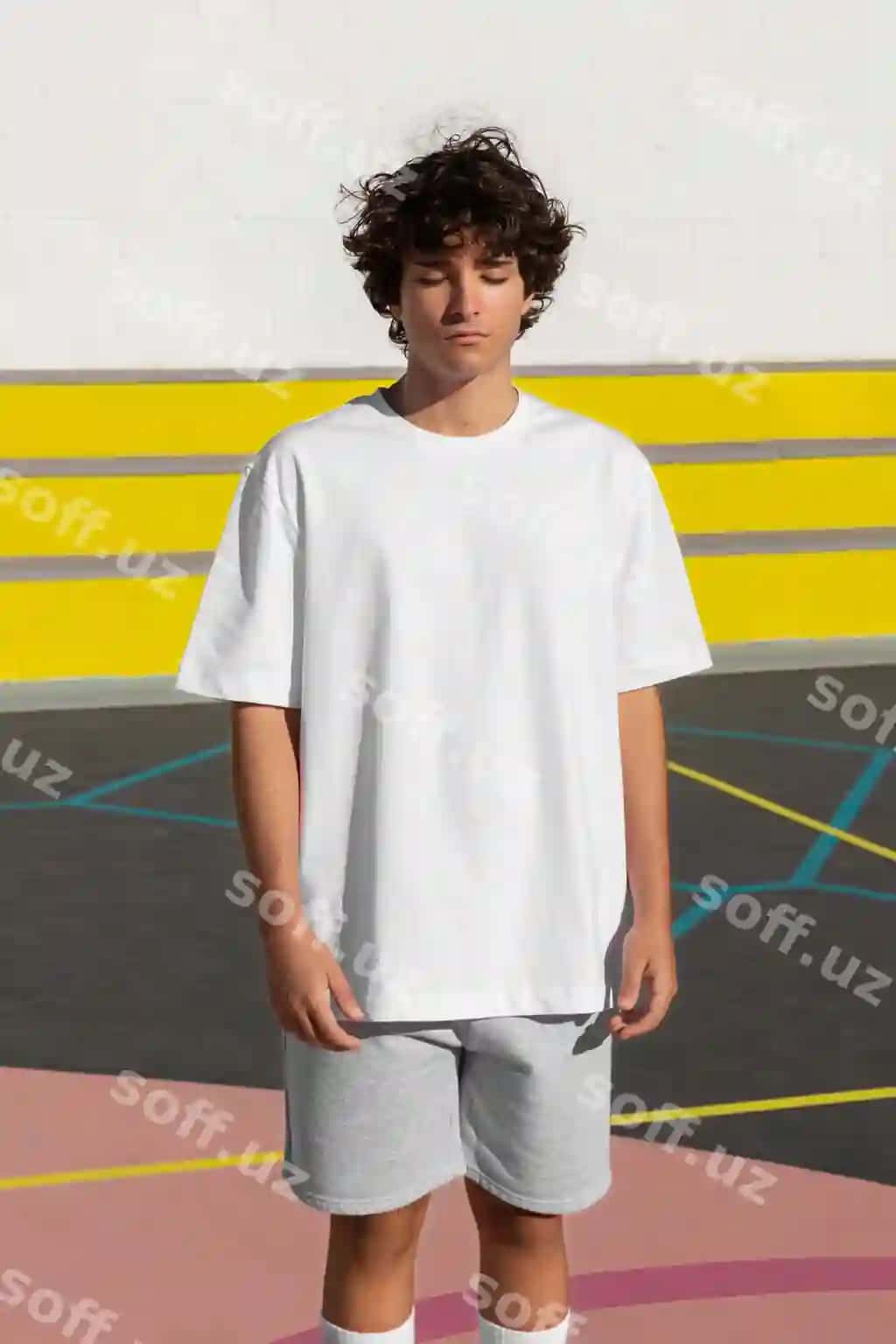 O'smir basketbol o'yinining maketi kiygan | Teenager wearing basketball clouting mockup