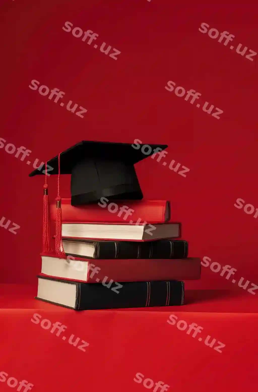Bitiruv kitoblari bilan akademik muvaffaqiyat | Academic success with graduation cap books