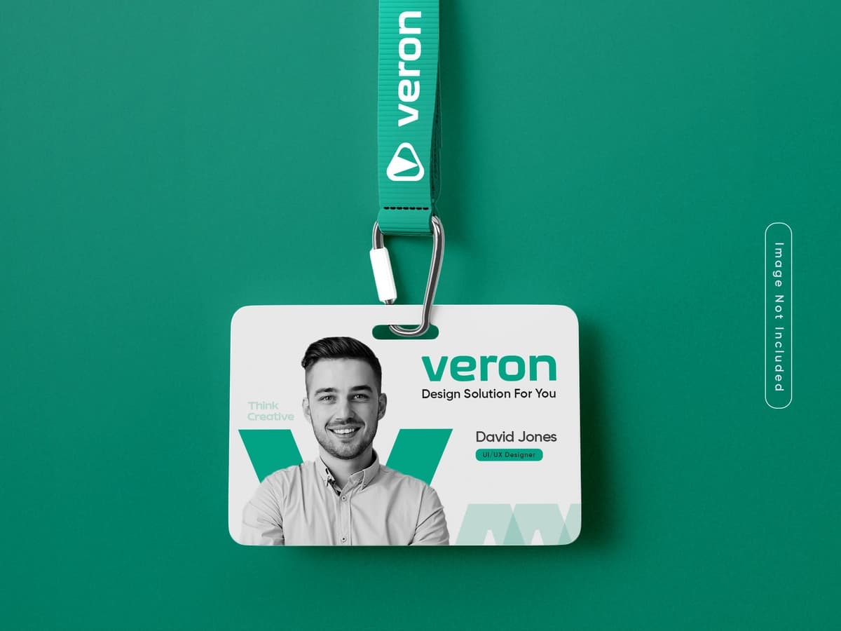 Egasi maketi bilan gorizontal identifikator | Horizontal id card with holder mockup