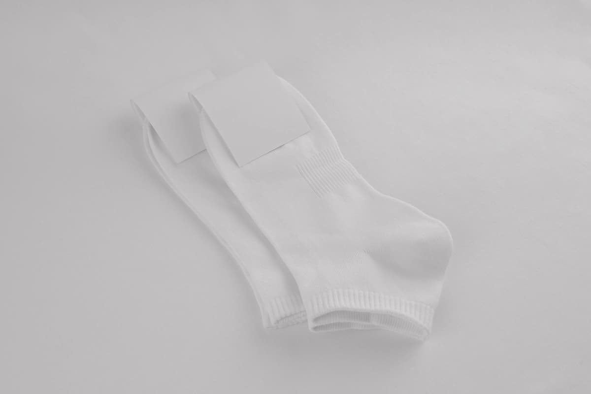 Rangli paypoqlar dizayni maketi | Colorful socks design mockup