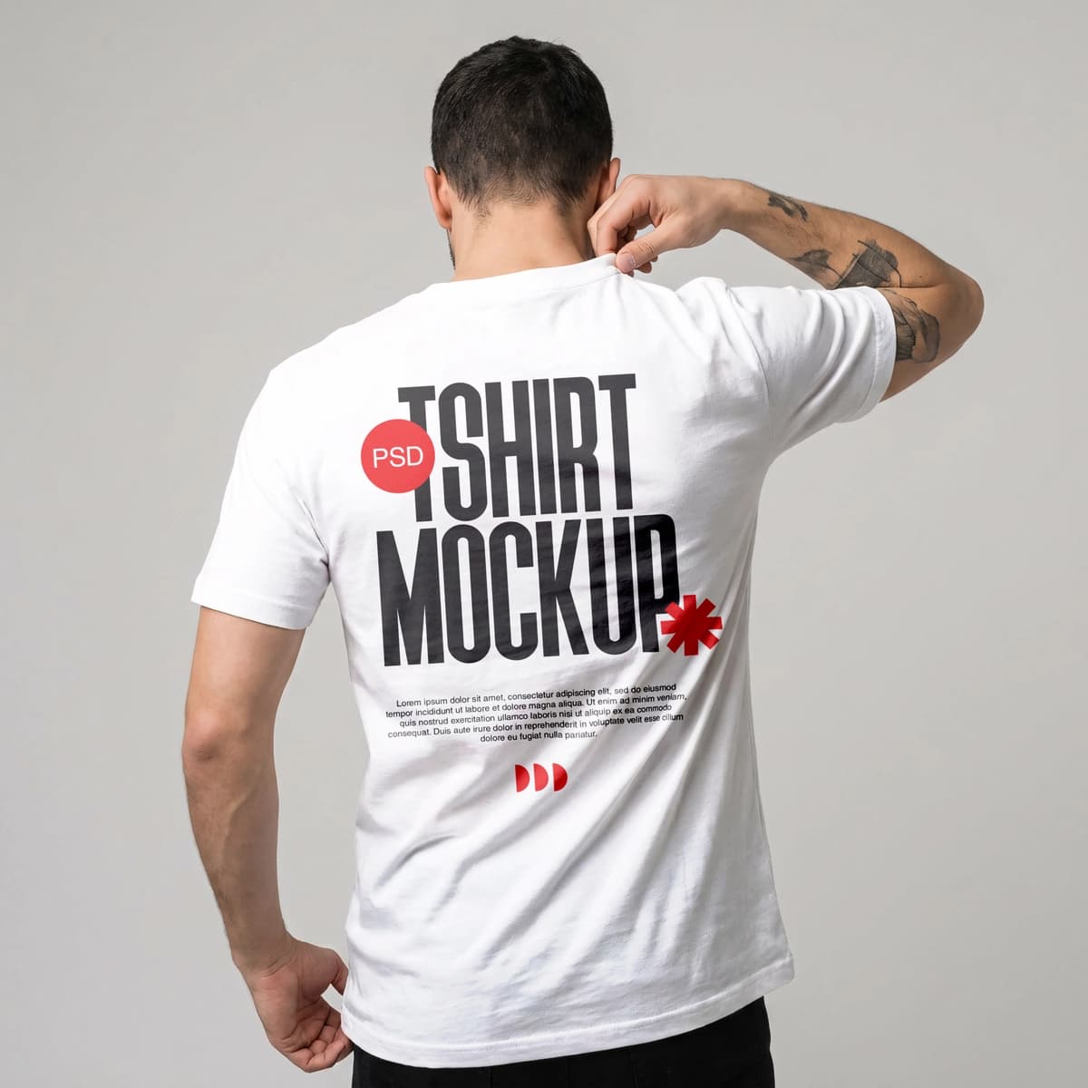 Mayka maketi erkak modelining orqa ko'rinishi | Tshirt mockup male model back view