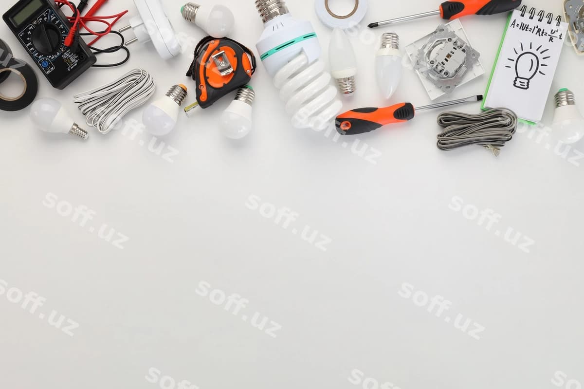 Elektr asboblari kontseptsiyasi bo'sh joy matni | Concept electrician tools space text