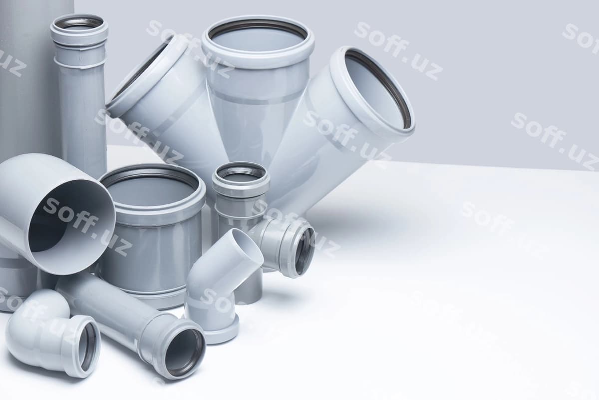 Kulrang polipropilen quvurlar oq fon | Gray polypropylene tubes white background