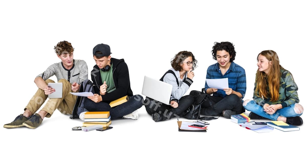 Birgalikda o'qiyotgan guruh talabalari | Group students studying together