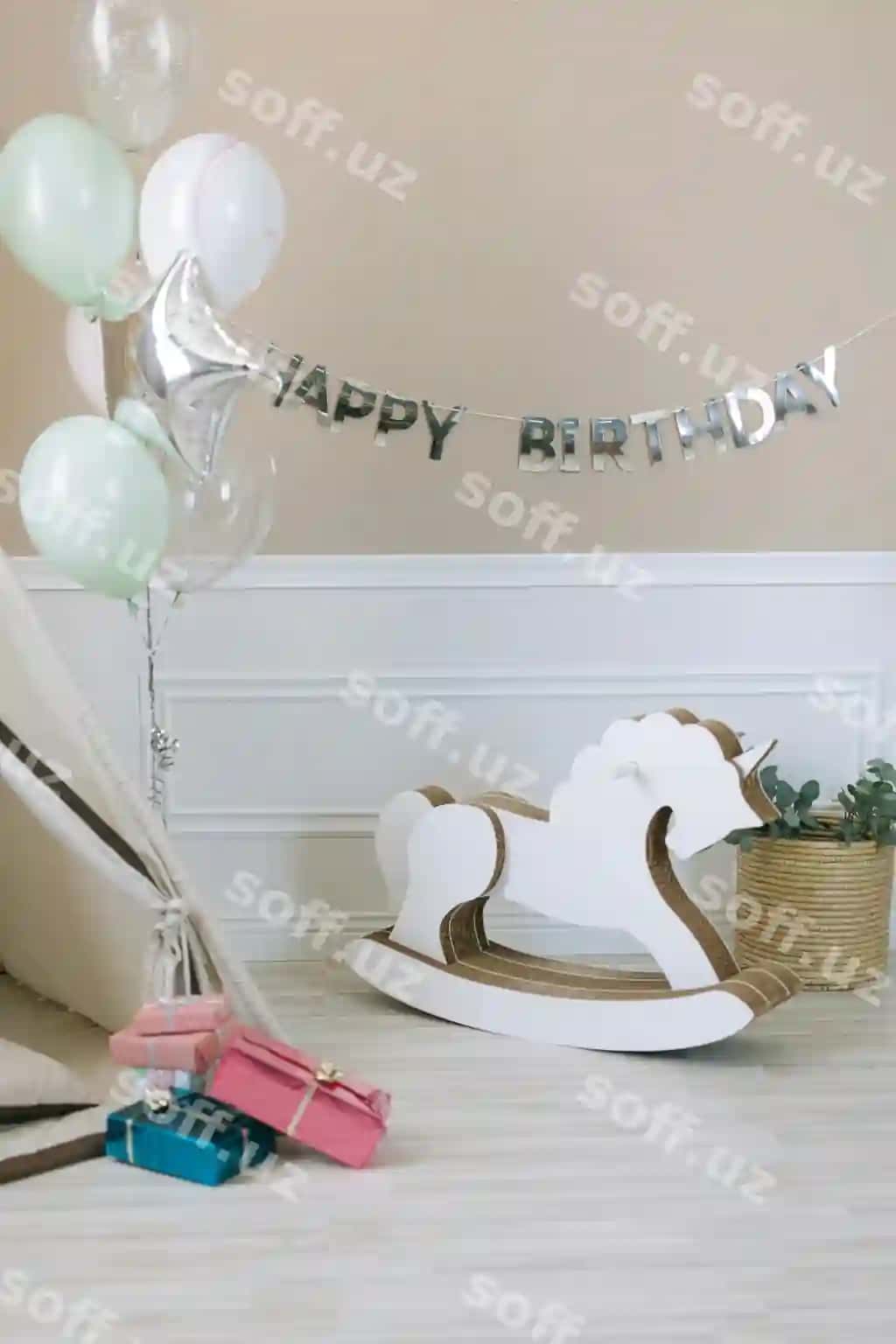 Tug'ilgan kun uchun dekoratsiyalar uy ichida joylashgan pallovchi | Birthday decorations tent inside house