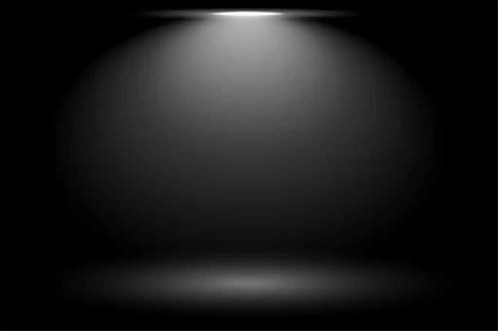 Dramatik diqqat markazida bo'sh sahna | Dramatic spotlight empty stage
