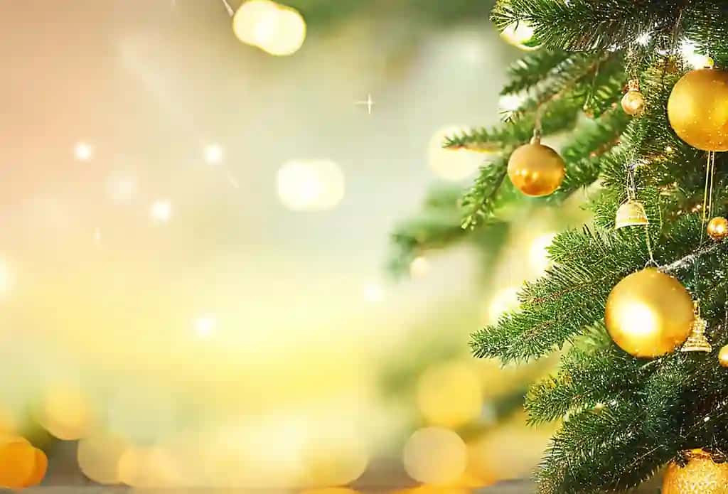 Rojdestvo daraxtlari bokeh oltin gradient bilan mavhum Rojdestvo foni | Abstract christmas background with christmas trees bokeh golden gradient
