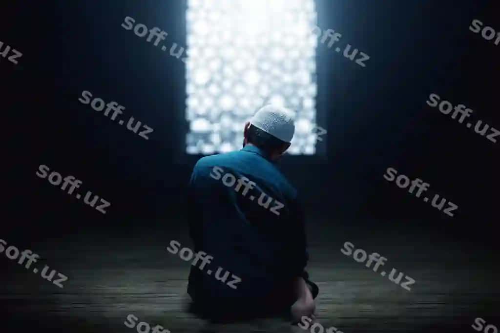 Muslim erkak masjidda namoz o'tkazmoq | Muslim man praying mosque